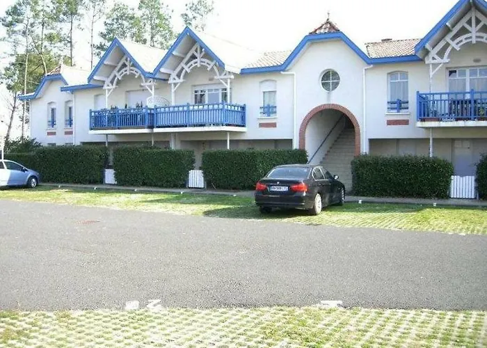 2 Pieces A De Buch Appartamento